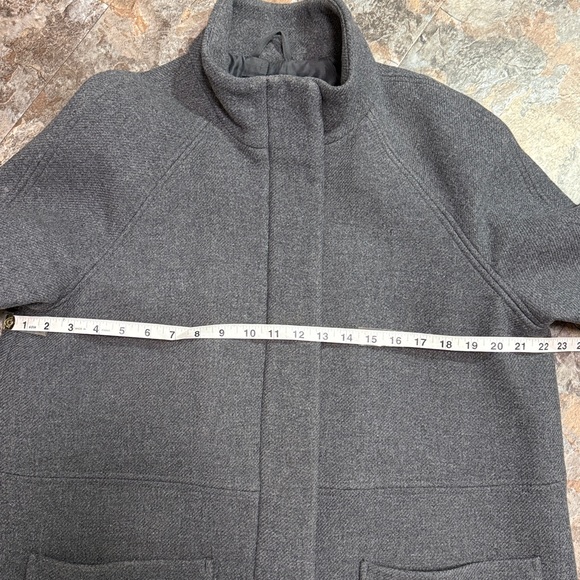 Madewell women’s  winter dress coat. - Picture 9 of 11